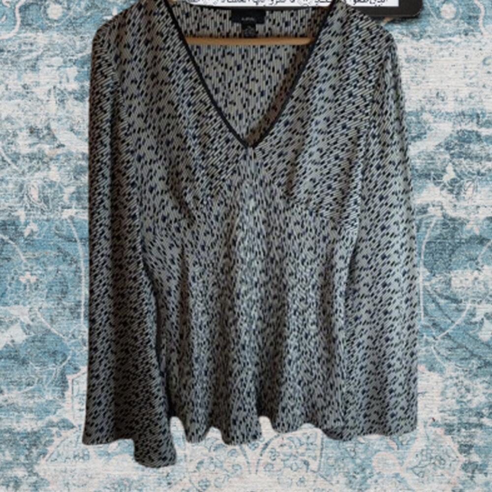 Alfani 12 long sleeve navy and tan v-neck silk flowy woman's casual blouse
